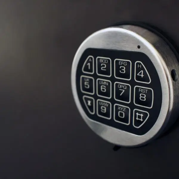 Digital and Analogue safe locksmith